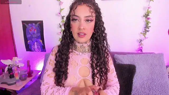 Cata green online show from November 2025 07:58:02 PM