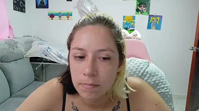 Snapshot of MommyMiaWs chatting on April 2026 07:20:01 PM MommyMiaWs online show from April 2026 07:20:01 PM