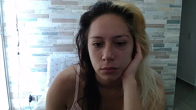 Snapshot of MommyMiaWs chatting on October 2025 01:22:02 PM MommyMiaWs online show from October 2025 01:22:02 PM