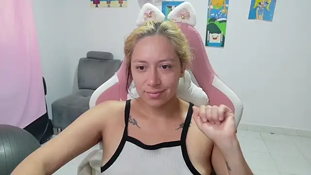 MommyMiaWs online show from March 2026 01:55:01 PM