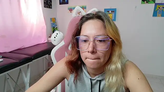 MommyMiaWs online show from January 2026 05:05:01 PM