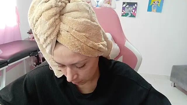 MommyMiaWs online show from December 2025 04:33:02 PM