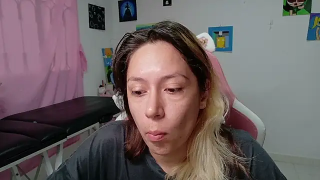 MommyMiaWs online show from January 2026 01:25:02 PM