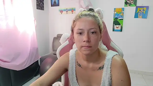 MommyMiaWs online show from March 2026 03:45:01 PM