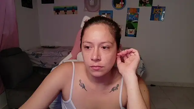 Snapshot of MommyMiaWs chatting on May 2026 01:51:02 PM MommyMiaWs online show from May 2026 01:51:02 PM