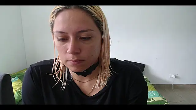 Snapshot of MommyMiaWs chatting on February 2025 03:56:02 PM MommyMiaWs online show from February 2025 03:56:02 PM
