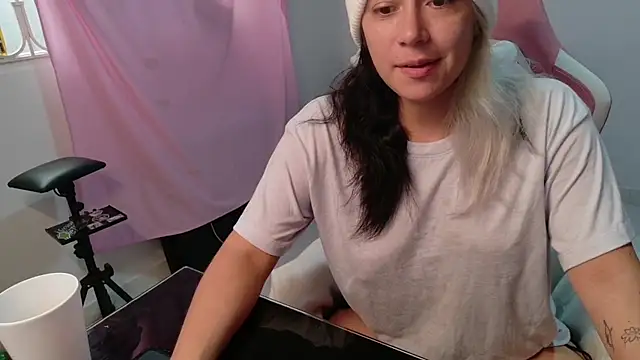 MommyMiaWs online show from February 2026 01:30:01 PM