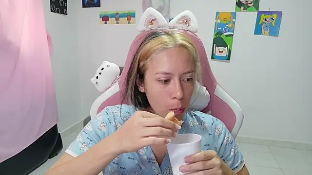 MommyMiaWs online show from February 2026 01:55:01 PM