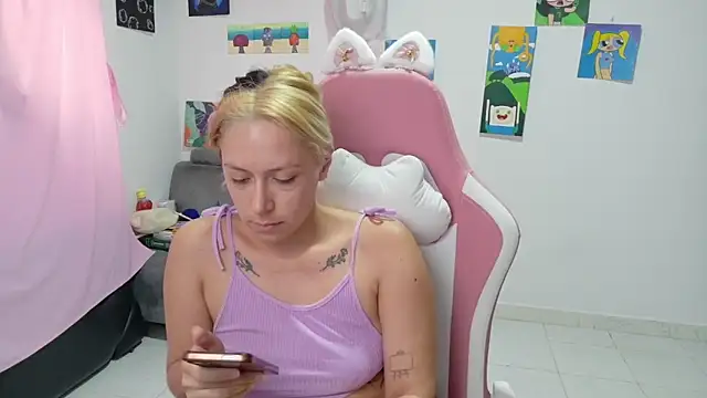 MommyMiaWs online show from February 2026 06:30:01 PM