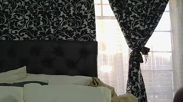 Snapshot of sluttylaura21 chatting on July 2026 06:31:01 AM sluttylaura21 online show from July 2026 06:31:01 AM