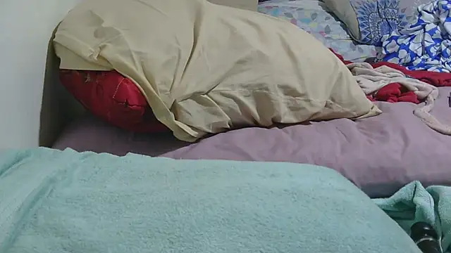 Snapshot of sluttylaura21 chatting on April 2026 05:36:01 AM sluttylaura21 online show from April 2026 05:36:01 AM