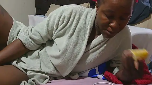 Snapshot of sluttylaura21 chatting on April 2026 05:09:02 AM sluttylaura21 online show from April 2026 05:09:02 AM