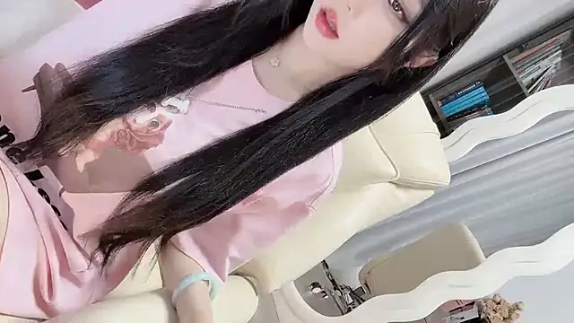 Snapshot of Serena-AU chatting on November 2025 04:18:01 PM Serena-AU online show from November 2025 04:18:01 PM