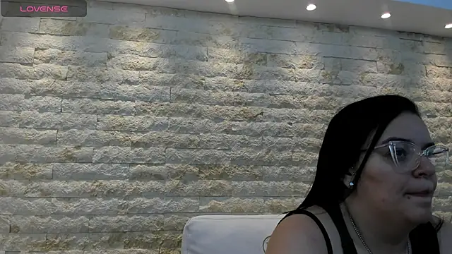 Snapshot of anette_cooper chatting on November 2025 04:12:02 AM anette cooper online show from November 2025 04:12:02 AM