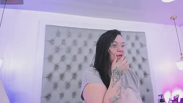 anette cooper online show from April 2026 01:02:02 AM