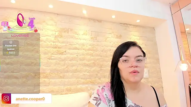 Snapshot of anette_cooper chatting on December 2025 03:40:02 AM anette cooper online show from December 2025 03:40:02 AM