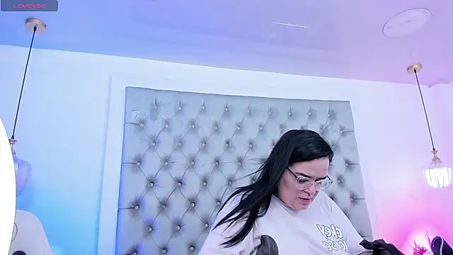 Snapshot of anette_cooper chatting on June 2026 03:28:02 AM anette cooper online show from June 2026 03:28:02 AM
