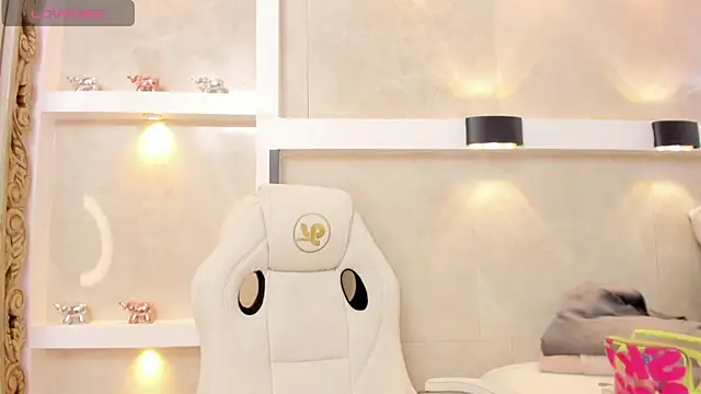 Snapshot of anette_cooper chatting on November 2025 03:32:02 AM anette cooper online show from November 2025 03:32:02 AM