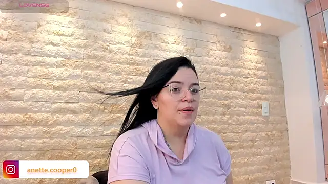 anette cooper online show from December 2025 03:22:01 AM