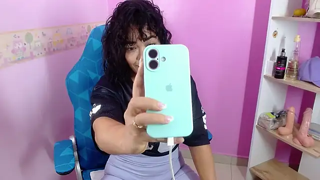 Abril Beltran  online show from November 2025 07:58:01 PM
