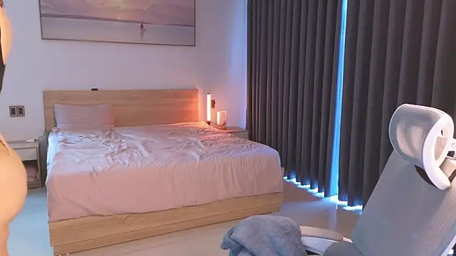 DjennaPalme online show from April 2026 12:24:01 AM