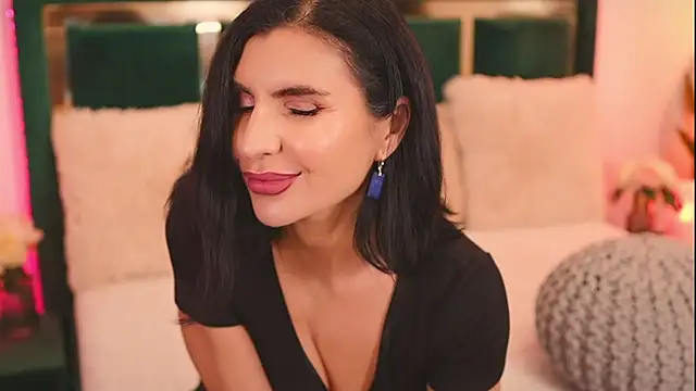 Snapshot of XeniaBlu chatting on February 2026 12:14:01 PM XeniaBlu online show from February 2026 12:14:01 PM