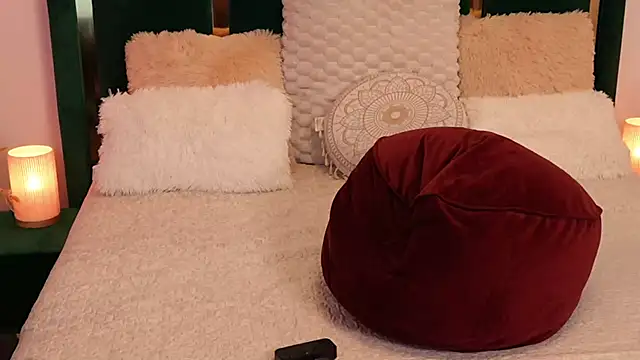 Snapshot of XeniaBlu chatting on December 2025 10:15:02 AM XeniaBlu online show from December 2025 10:15:02 AM