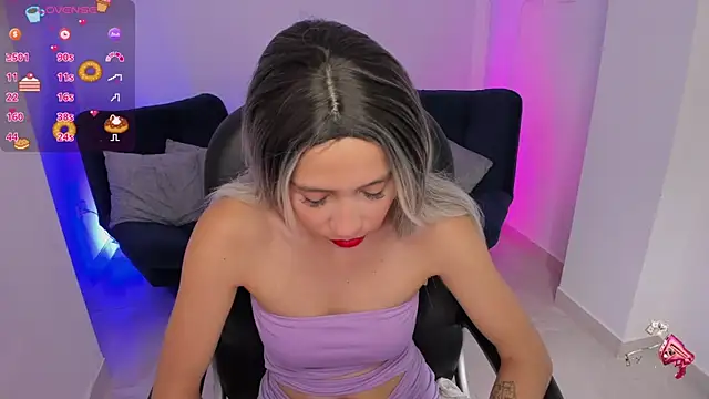 emilly smith 1 online show from May 2026 11:08:01 PM