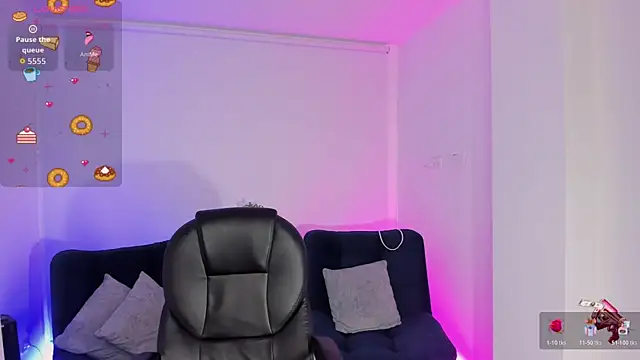 emilly smith 1 online show from December 2025 11:42:02 AM