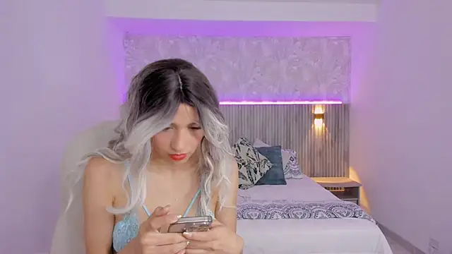 emilly smith 1 online show from March 2025 03:06:01 AM