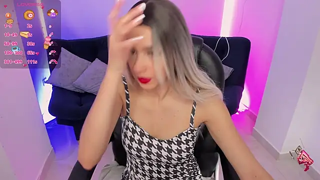 Snapshot of emilly_smith_1 chatting on January 2026 04:36:02 PM emilly smith 1 online show from January 2026 04:36:02 PM