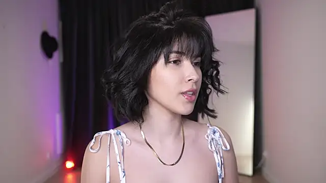 Snapshot of anniehillofficial chatting on February 2025 08:18:01 PM anniehillofficial online show from February 2025 08:18:01 PM