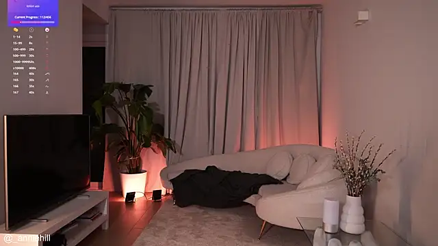 Snapshot of anniehillofficial chatting on January 2025 11:45:02 PM anniehillofficial online show from January 2025 11:45:02 PM