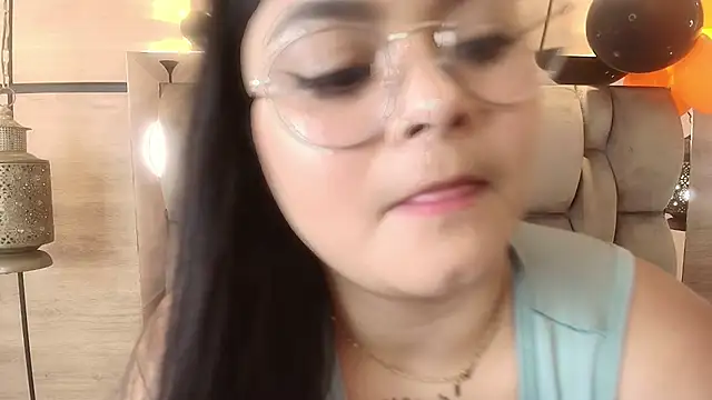 Snapshot of im_mou_ chatting on November 2025 12:31:02 PM im mou online show from November 2025 12:31:02 PM