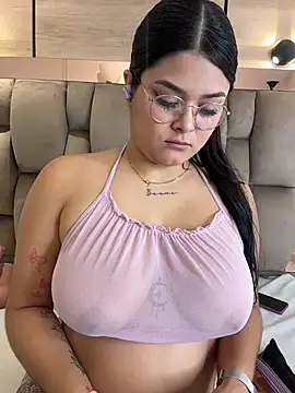 Snapshot of im_mou_ chatting on December 2025 12:55:01 PM im mou online show from December 2025 12:55:01 PM