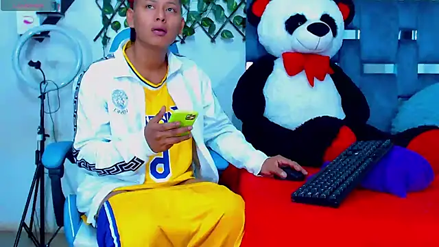 Hakim prettynigg online show from December 2025 03:29:02 PM