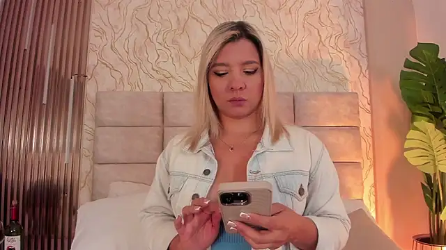 Gaia Stone online show from April 2026 11:04:01 AM