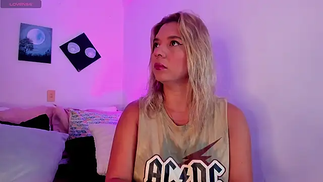 Gaia Stone online show from December 2025 10:14:01 AM