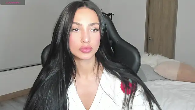 EvaMoet online show from March 2025 08:34:01 AM