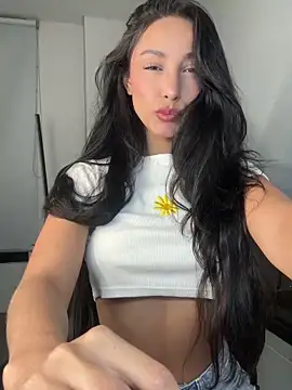 EvaMoet online show from February 2025 08:32:02 AM