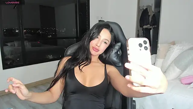 EvaMoet online show from March 2025 01:49:01 AM