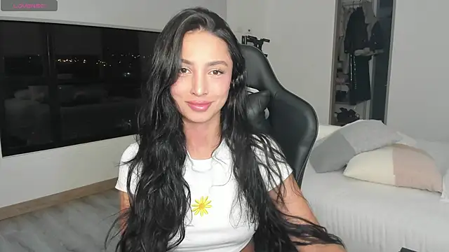 EvaMoet online show from March 2025 05:08:01 AM