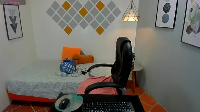 Snapshot of tracycum chatting on March 2025 05:15:01 PM tracycum online show from March 2025 05:15:01 PM