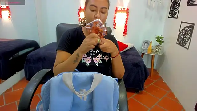 Snapshot of tracycum chatting on March 2025 11:49:02 AM tracycum online show from March 2025 11:49:02 AM