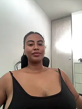 tracycum online show from June 2026 10:18:02 PM