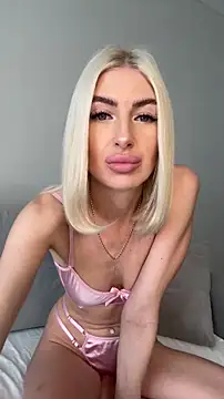 Mia Roxie online show from June 2026 02:44:02 AM