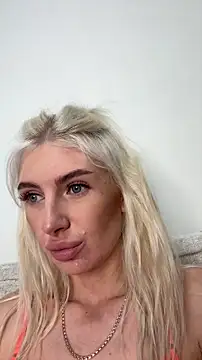 Mia Roxie online show from November 2025 02:47:02 AM