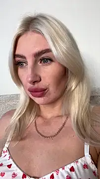 Mia Roxie online show from November 2025 02:39:01 AM