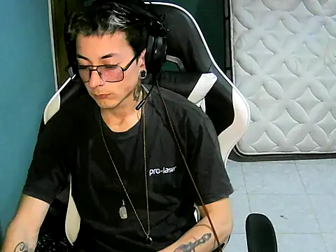 Snapshot of Jughead_16 chatting on October 2025 05:01:01 AM Jughead 16 online show from October 2025 05:01:01 AM