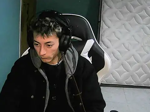 Snapshot of Jughead_16 chatting on September 2025 10:37:02 PM Jughead 16 online show from September 2025 10:37:02 PM